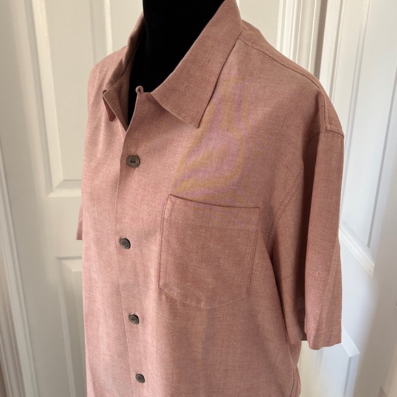 Tommy Bahama NWT Men's Ocean Oxford Button Down Shirt in Burnt Copper. - Picture 3 of 13